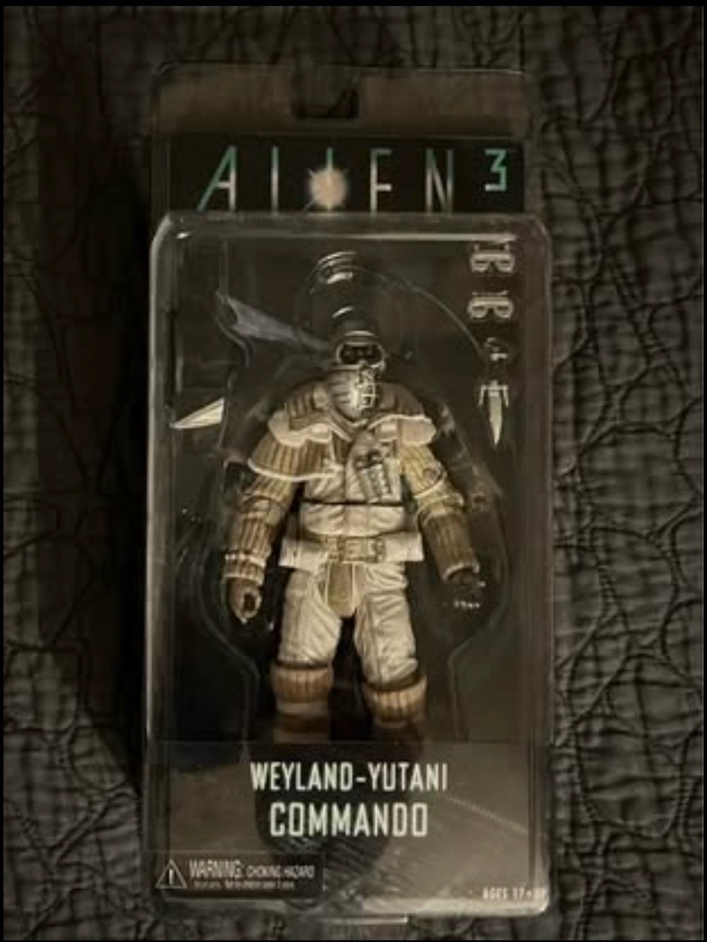 Alien 3 Weyland-Yutani Commando Figure - Beige/Gray